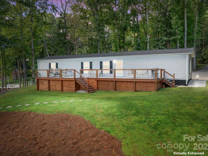 204 Lakeview Shores Loop, Mooresville, NC 28117.  MLS# CAR4297871, YatesRealty ID 37150. 