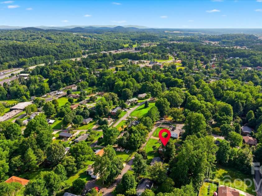 907 Vista Place, Lenoir, NC 28645.  MLS# CAR4403541, YatesRealty ID 37151. 