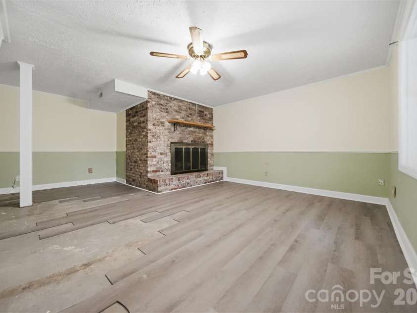 907 Vista Place, Lenoir, NC 28645.  MLS# CAR4403541, YatesRealty ID 37151. Basement den