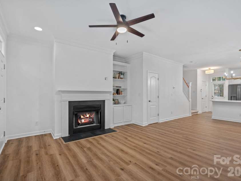 771 Old Meeting Way, Davidson, NC 28036.  MLS# CAR4403687, YatesRealty ID 37153. 9ft Ceiling, LVP flooring, renovations throughout