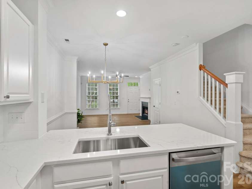 771 Old Meeting Way, Davidson, NC 28036.  MLS# CAR4403687, YatesRealty ID 37153. Easy entertaining flow