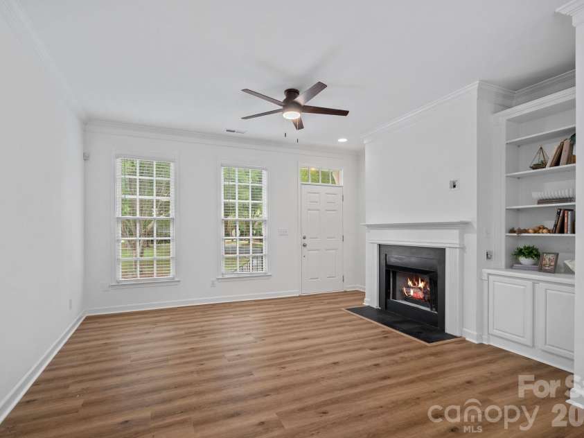 771 Old Meeting Way, Davidson, NC 28036.  MLS# CAR4403687, YatesRealty ID 37153. Loads of Natural light & Open Floor Plan