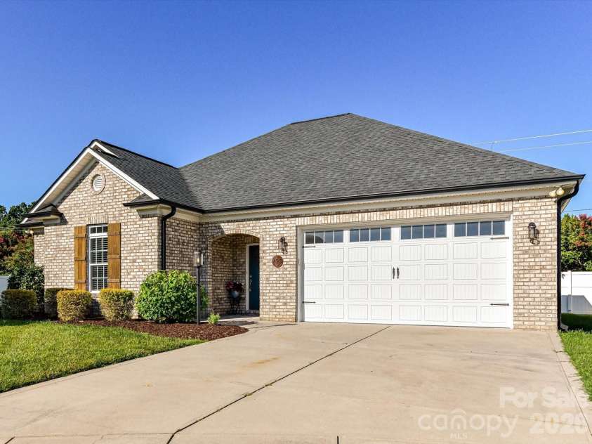 423 Ellicott Lane, Locust, NC 28097.  MLS# CAR4401969, YatesRealty ID 37156. 