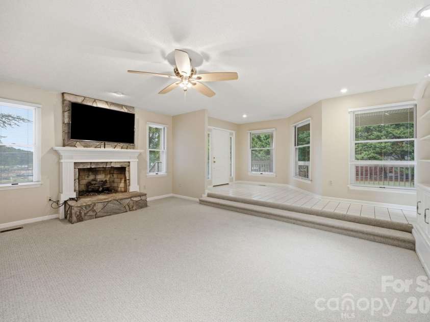20118 Rainbow Circle, Cornelius, NC 28031.  MLS# CAR4404305, YatesRealty ID 37157. 
