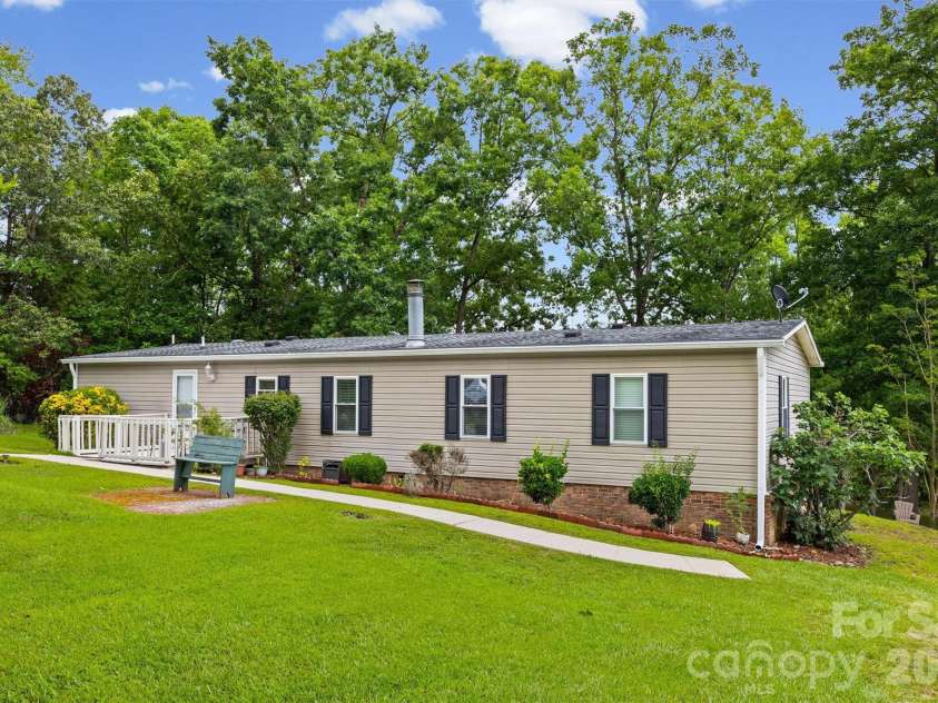 2071 Chameleon Road, York, SC 29745.  MLS# CAR4403445, YatesRealty ID 37158. 
