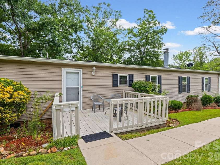 2071 Chameleon Road, York, SC 29745.  MLS# CAR4403445, YatesRealty ID 37158. 