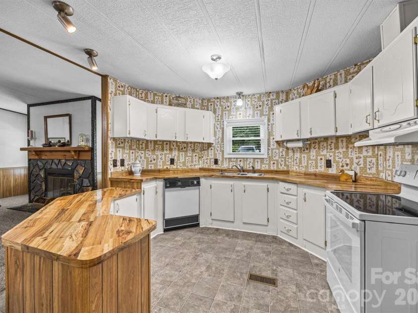 2071 Chameleon Road, York, SC 29745.  MLS# CAR4403445, YatesRealty ID 37158. 
