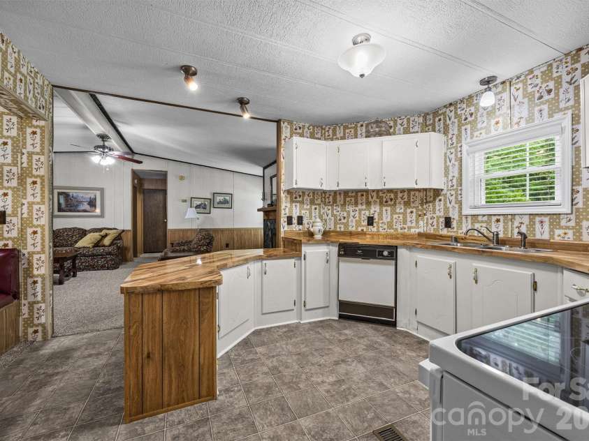 2071 Chameleon Road, York, SC 29745.  MLS# CAR4403445, YatesRealty ID 37158. 