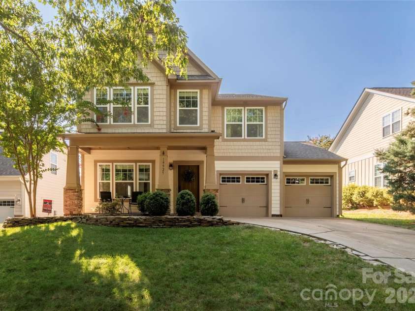 19925 Wooden Tee Drive, Davidson, NC 28036.  MLS# CAR4403616, YatesRealty ID 37159. 