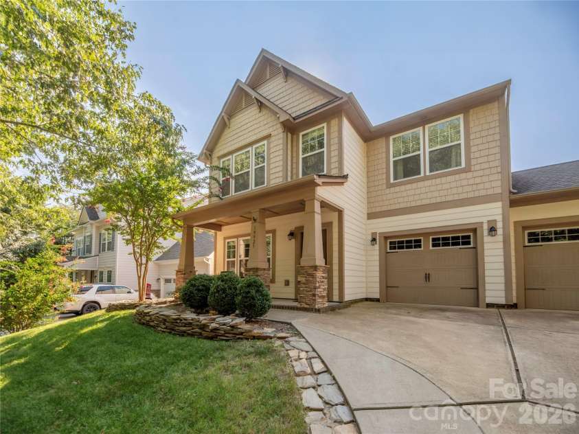 19925 Wooden Tee Drive, Davidson, NC 28036.  MLS# CAR4403616, YatesRealty ID 37159. 