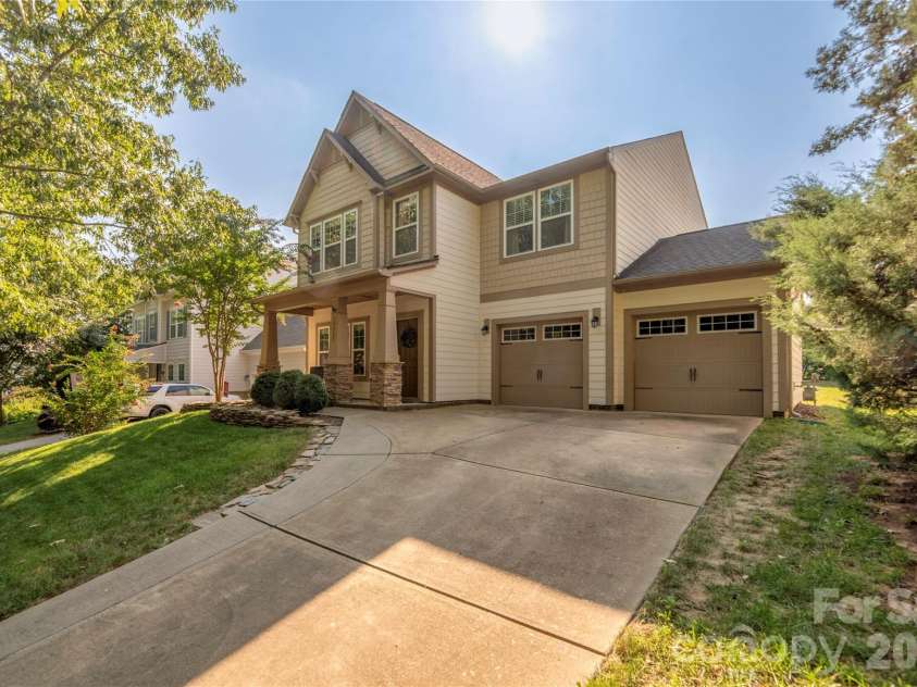 19925 Wooden Tee Drive, Davidson, NC 28036.  MLS# CAR4403616, YatesRealty ID 37159. 