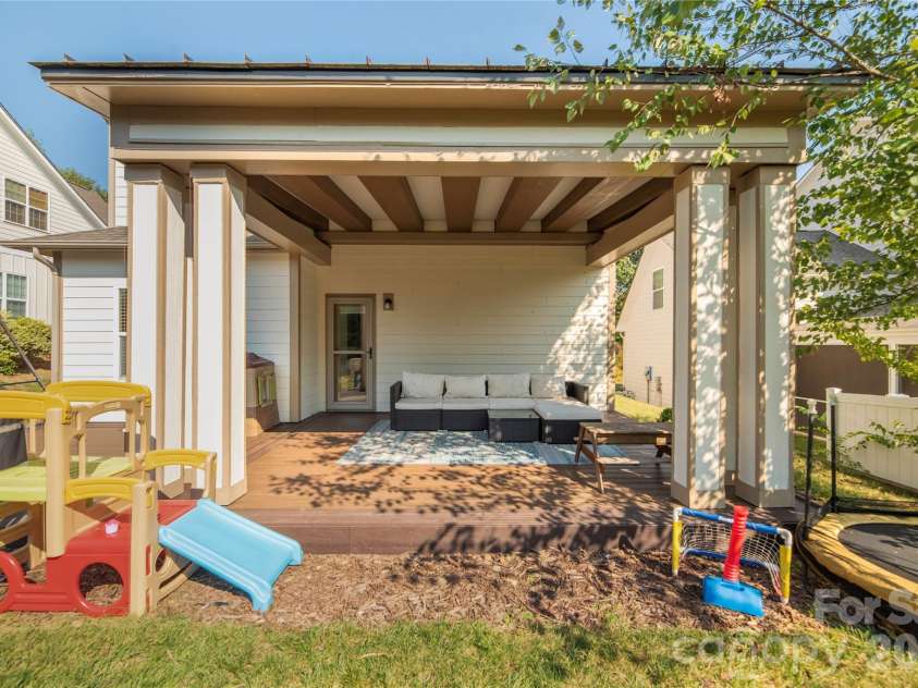 19925 Wooden Tee Drive, Davidson, NC 28036.  MLS# CAR4403616, YatesRealty ID 37159. 