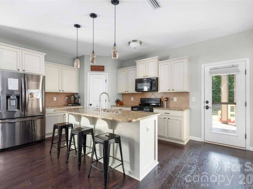 19925 Wooden Tee Drive, Davidson, NC 28036.  MLS# CAR4403616, YatesRealty ID 37159. 