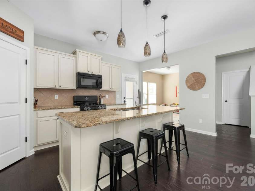 19925 Wooden Tee Drive, Davidson, NC 28036.  MLS# CAR4403616, YatesRealty ID 37159. 