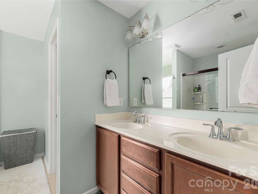 19925 Wooden Tee Drive, Davidson, NC 28036.  MLS# CAR4403616, YatesRealty ID 37159. 