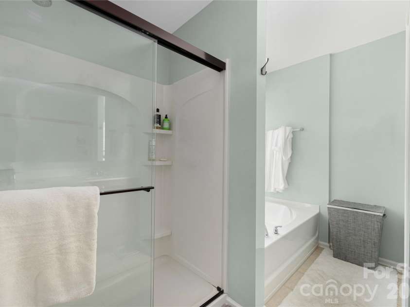 19925 Wooden Tee Drive, Davidson, NC 28036.  MLS# CAR4403616, YatesRealty ID 37159. 