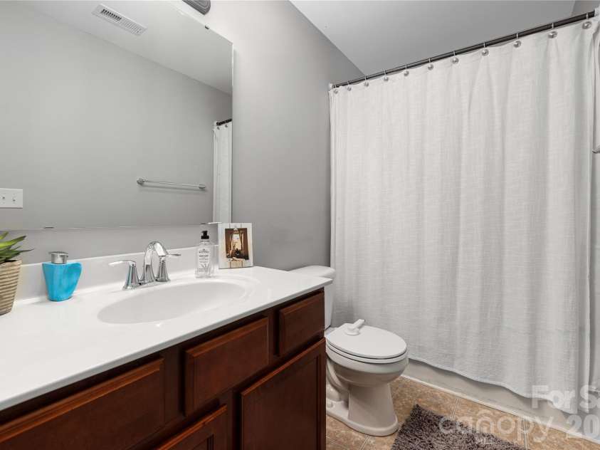19925 Wooden Tee Drive, Davidson, NC 28036.  MLS# CAR4403616, YatesRealty ID 37159. 