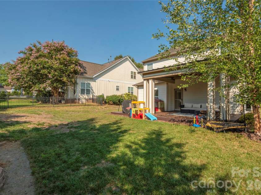 19925 Wooden Tee Drive, Davidson, NC 28036.  MLS# CAR4403616, YatesRealty ID 37159. 