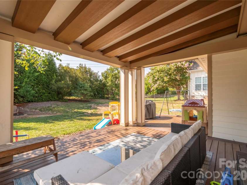 19925 Wooden Tee Drive, Davidson, NC 28036.  MLS# CAR4403616, YatesRealty ID 37159. 