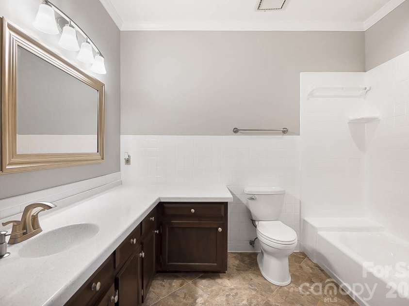 3475 Pikeview Road, Fort Mill, SC 29715.  MLS# CAR4322314, YatesRealty ID 3716. Basement Full Bath