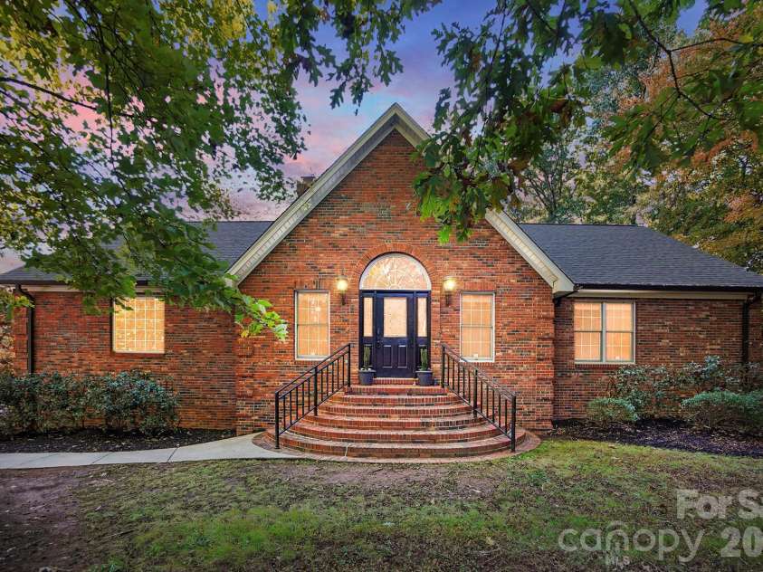 3475 Pikeview Road, Fort Mill, SC 29715.  MLS# CAR4322314, YatesRealty ID 3716. Front of home