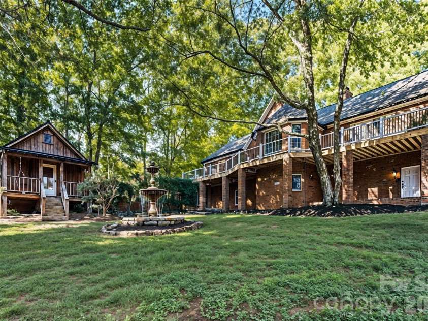 3475 Pikeview Road, Fort Mill, SC 29715.  MLS# CAR4322314, YatesRealty ID 3716. Gorgeous Back Yard