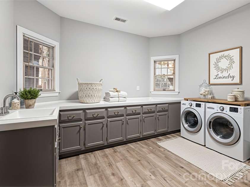 3475 Pikeview Road, Fort Mill, SC 29715.  MLS# CAR4322314, YatesRealty ID 3716. Laundry Room