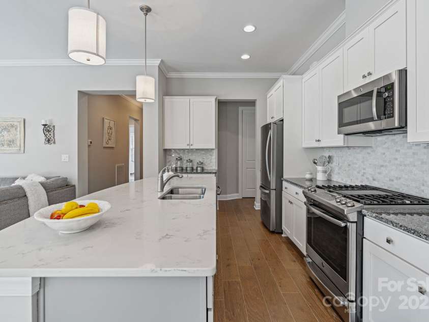 7127 Hanging Rock Court, Denver, NC 28037.  MLS# CAR4232308, YatesRealty ID 3716. Granite and Quarts Countertops