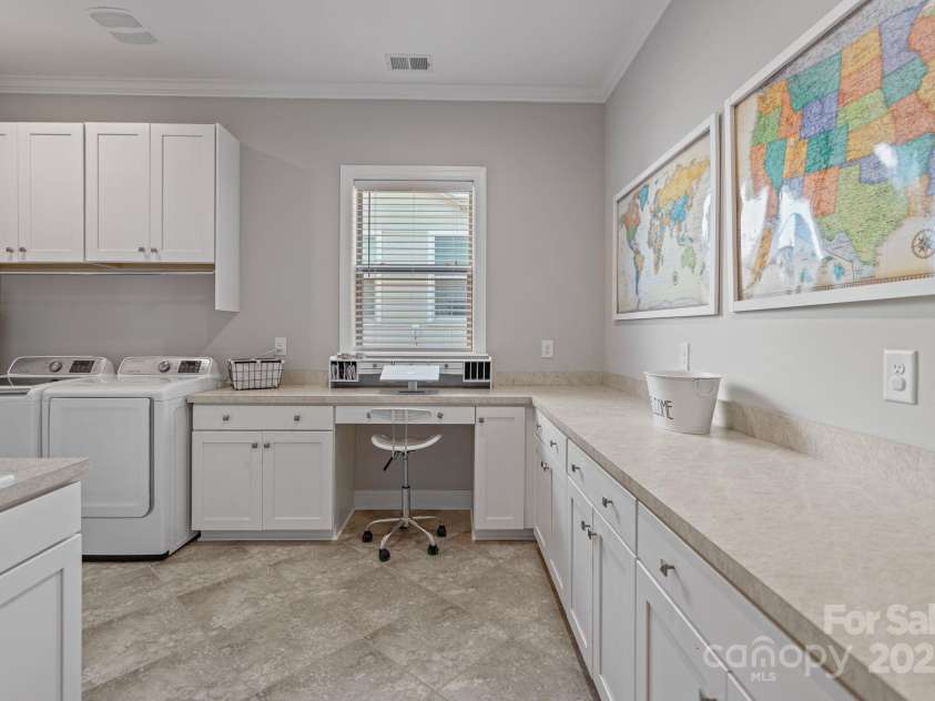 7127 Hanging Rock Court, Denver, NC 28037.  MLS# CAR4232308, YatesRealty ID 3716. Spacious Laundry Room