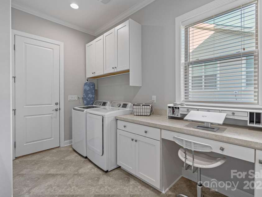 7127 Hanging Rock Court, Denver, NC 28037.  MLS# CAR4232308, YatesRealty ID 3716. Washer & Dryer Included