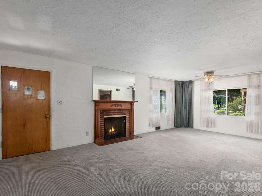 44 Bear Creek Road, Asheville, NC 28806.  MLS# CAR4402022, YatesRealty ID 37161. 