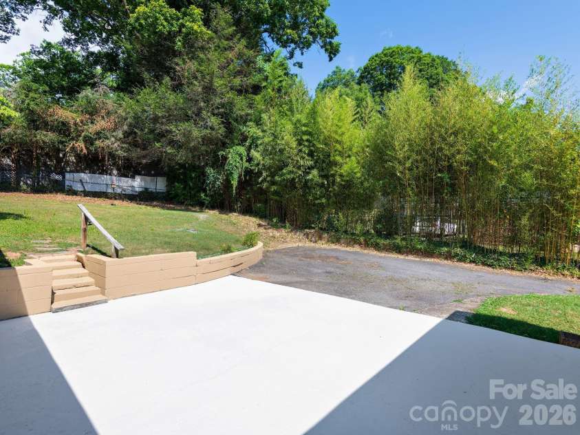 44 Bear Creek Road, Asheville, NC 28806.  MLS# CAR4402022, YatesRealty ID 37161. 
