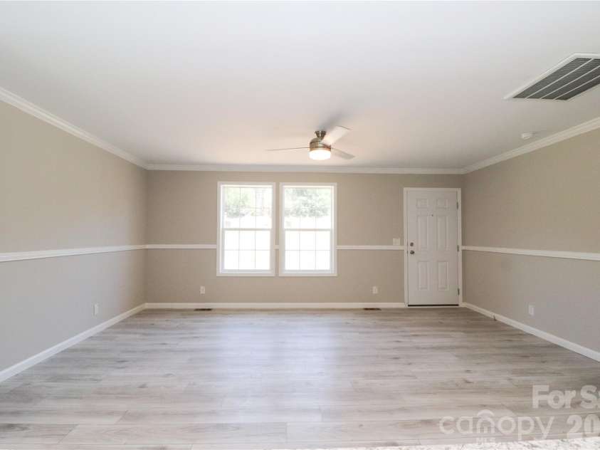 3093 Peaceful Meadows Drive, Morganton, NC 28655.  MLS# CAR4404361, YatesRealty ID 37162. Living Room