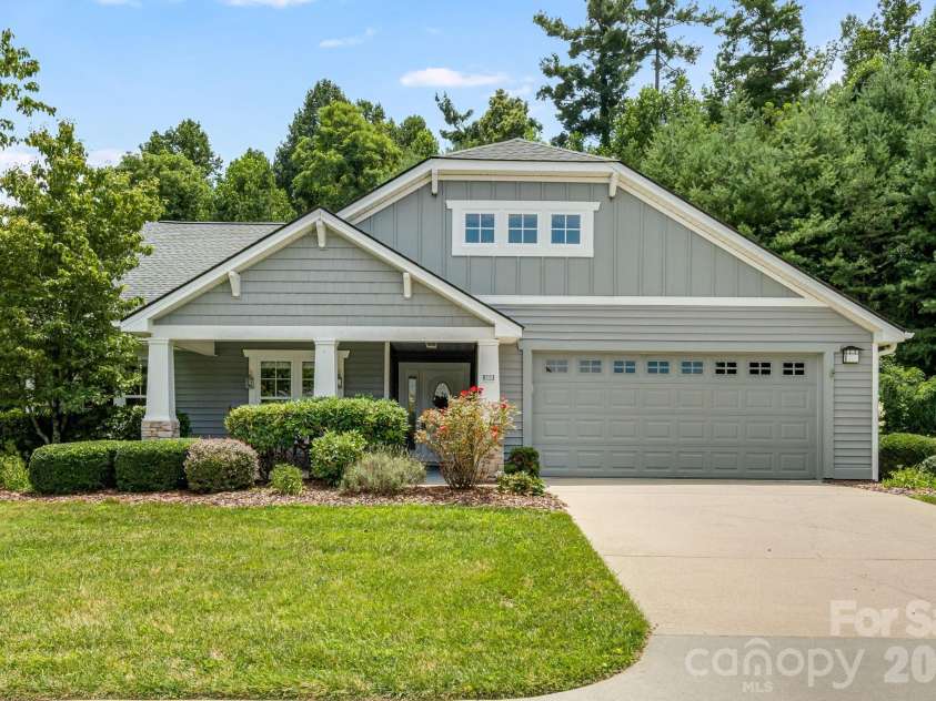 208 Snowy Egret Way, Hendersonville, NC 28792.  MLS# CAR4404138, YatesRealty ID 37163. 