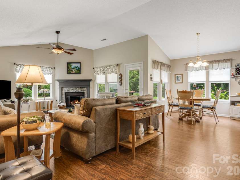 208 Snowy Egret Way, Hendersonville, NC 28792.  MLS# CAR4404138, YatesRealty ID 37163. 