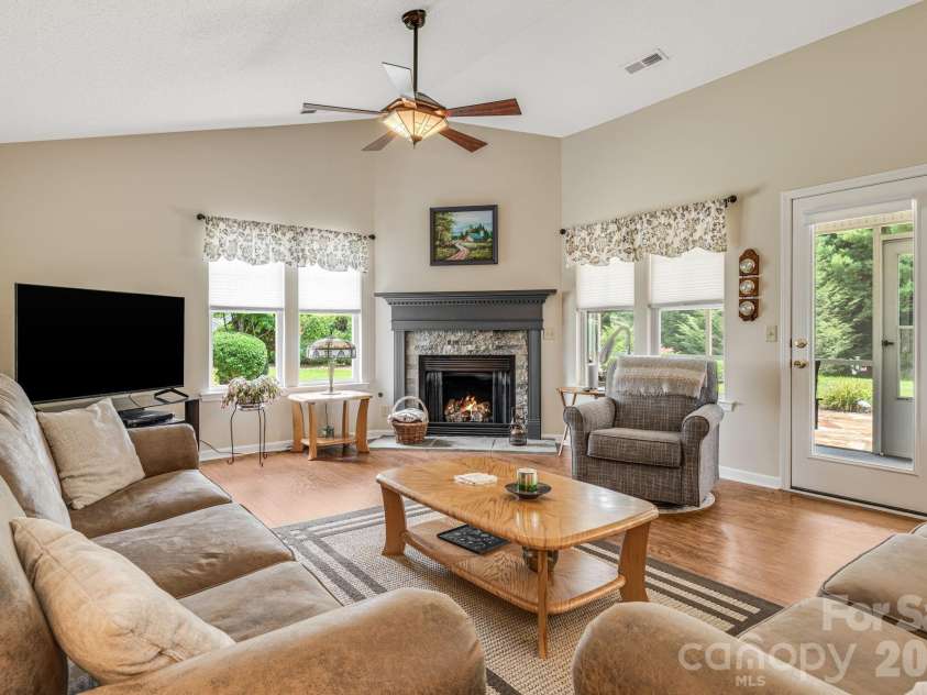 208 Snowy Egret Way, Hendersonville, NC 28792.  MLS# CAR4404138, YatesRealty ID 37163. 