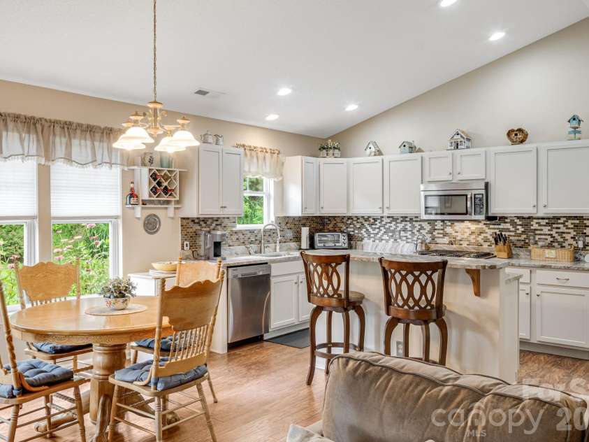 208 Snowy Egret Way, Hendersonville, NC 28792.  MLS# CAR4404138, YatesRealty ID 37163. 