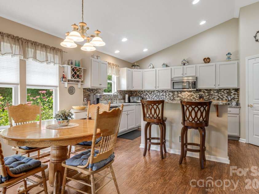 208 Snowy Egret Way, Hendersonville, NC 28792.  MLS# CAR4404138, YatesRealty ID 37163. 