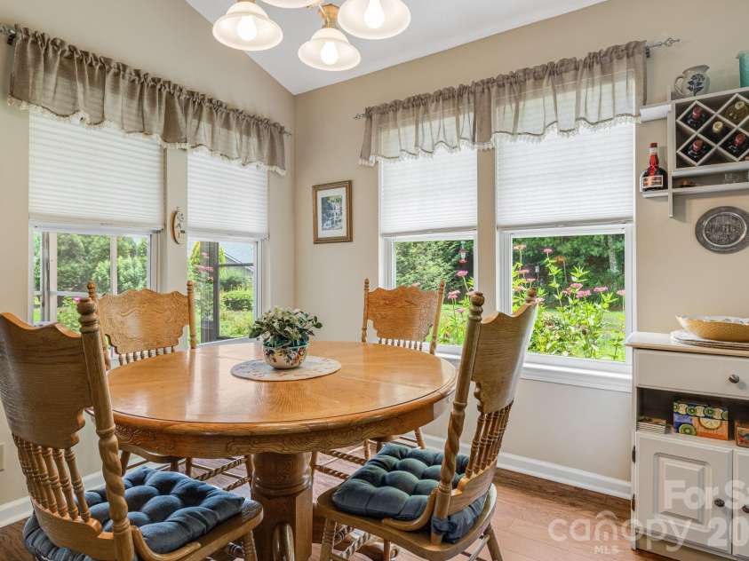 208 Snowy Egret Way, Hendersonville, NC 28792.  MLS# CAR4404138, YatesRealty ID 37163. 
