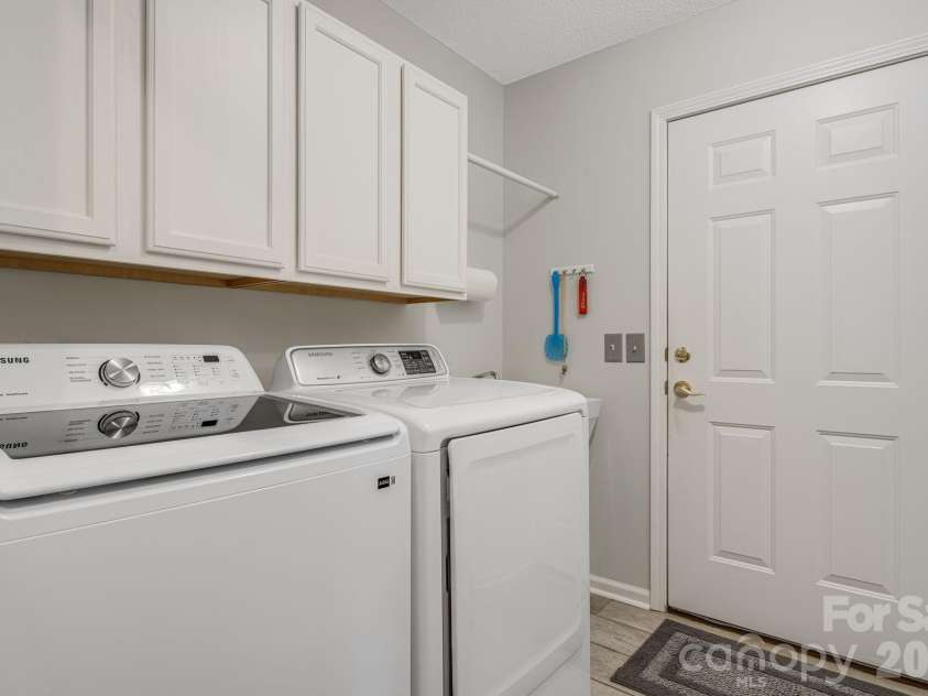 208 Snowy Egret Way, Hendersonville, NC 28792.  MLS# CAR4404138, YatesRealty ID 37163. 