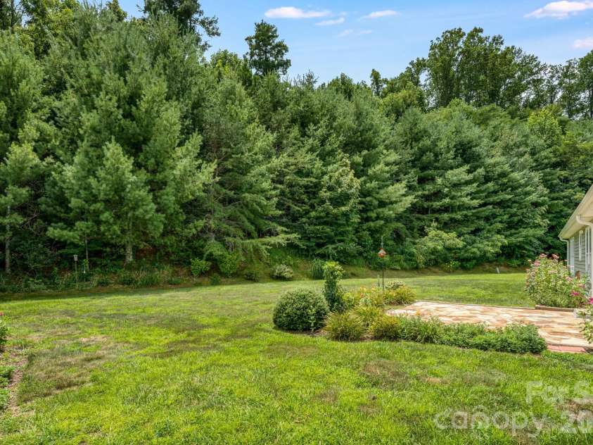 208 Snowy Egret Way, Hendersonville, NC 28792.  MLS# CAR4404138, YatesRealty ID 37163. 