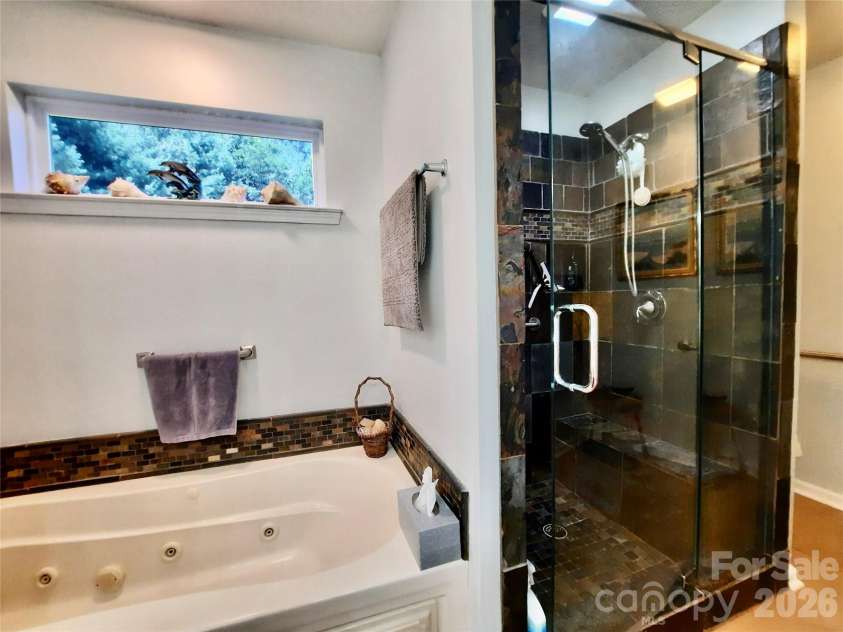 208 Snowy Egret Way, Hendersonville, NC 28792.  MLS# CAR4404138, YatesRealty ID 37163. 