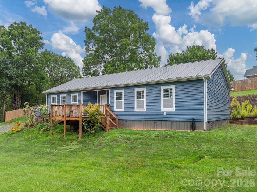 4687 Old Clyde Road, Clyde, NC 28721.  MLS# CAR4404601, YatesRealty ID 37166. 