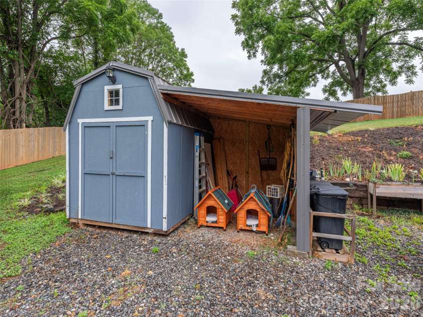 4687 Old Clyde Road, Clyde, NC 28721.  MLS# CAR4404601, YatesRealty ID 37166. 