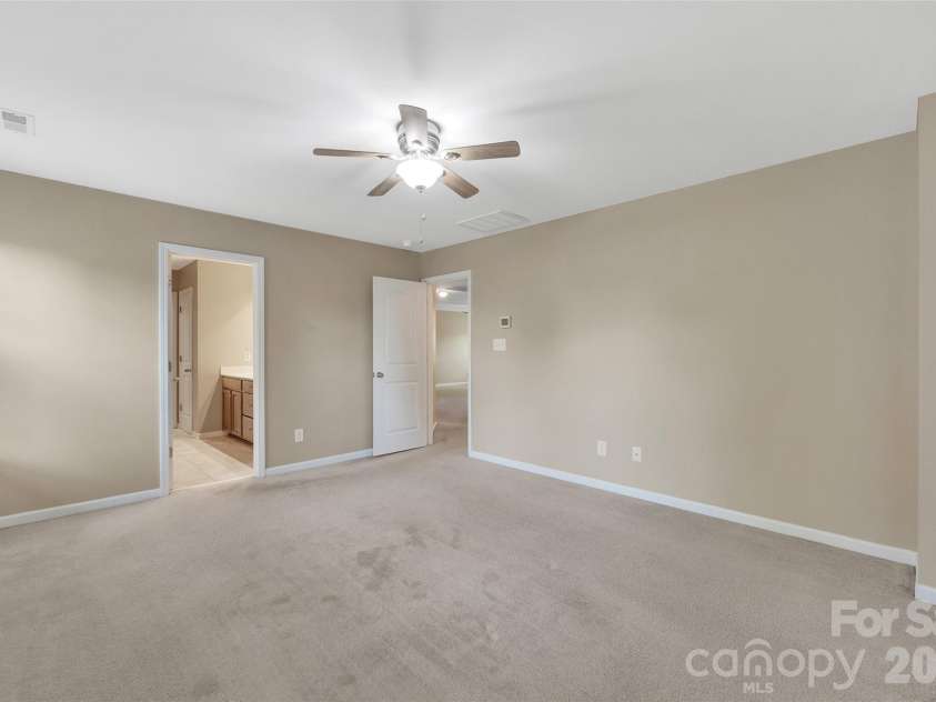 2025 Glenhaven Drive, Waxhaw, NC 28173.  MLS# CAR4403532, YatesRealty ID 37167. 