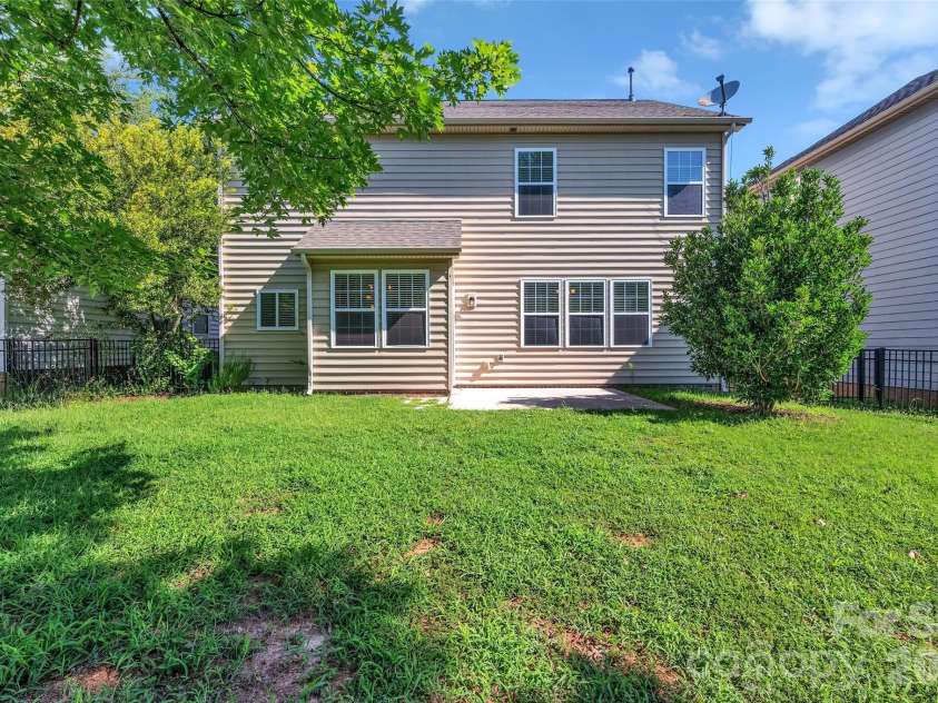 2025 Glenhaven Drive, Waxhaw, NC 28173.  MLS# CAR4403532, YatesRealty ID 37167. 