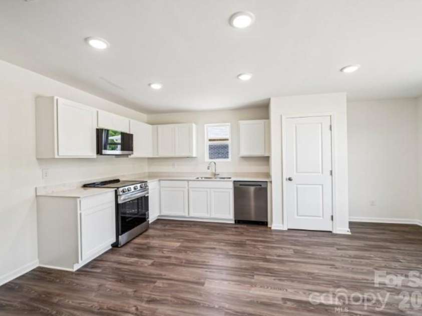 291 Parris Farm Road, Chesnee, SC 29323.  MLS# CAR4404219, YatesRealty ID 37168. 
