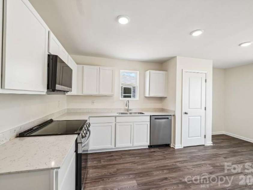 291 Parris Farm Road, Chesnee, SC 29323.  MLS# CAR4404219, YatesRealty ID 37168. 