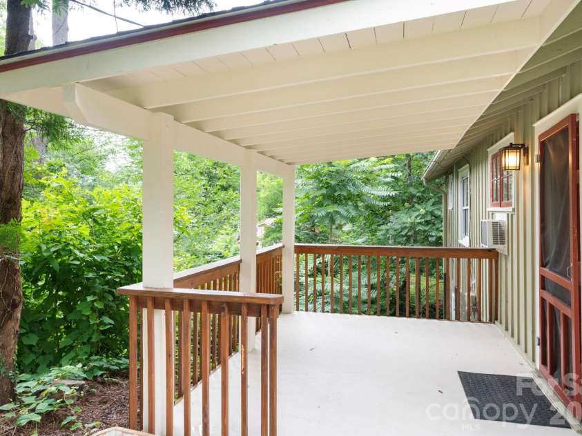 176 Chiles Avenue, Asheville, NC 28803.  MLS# CAR4403587, YatesRealty ID 37169. 