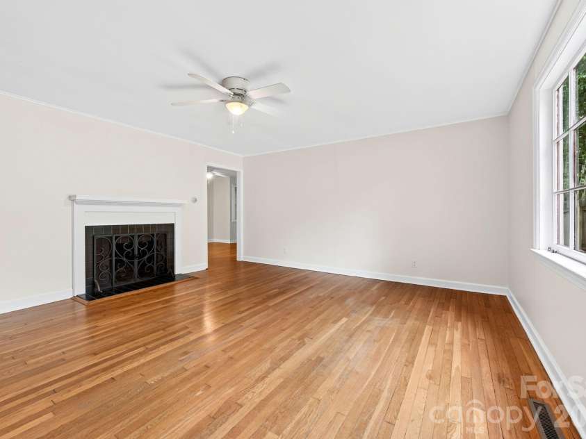 176 Chiles Avenue, Asheville, NC 28803.  MLS# CAR4403587, YatesRealty ID 37169. 